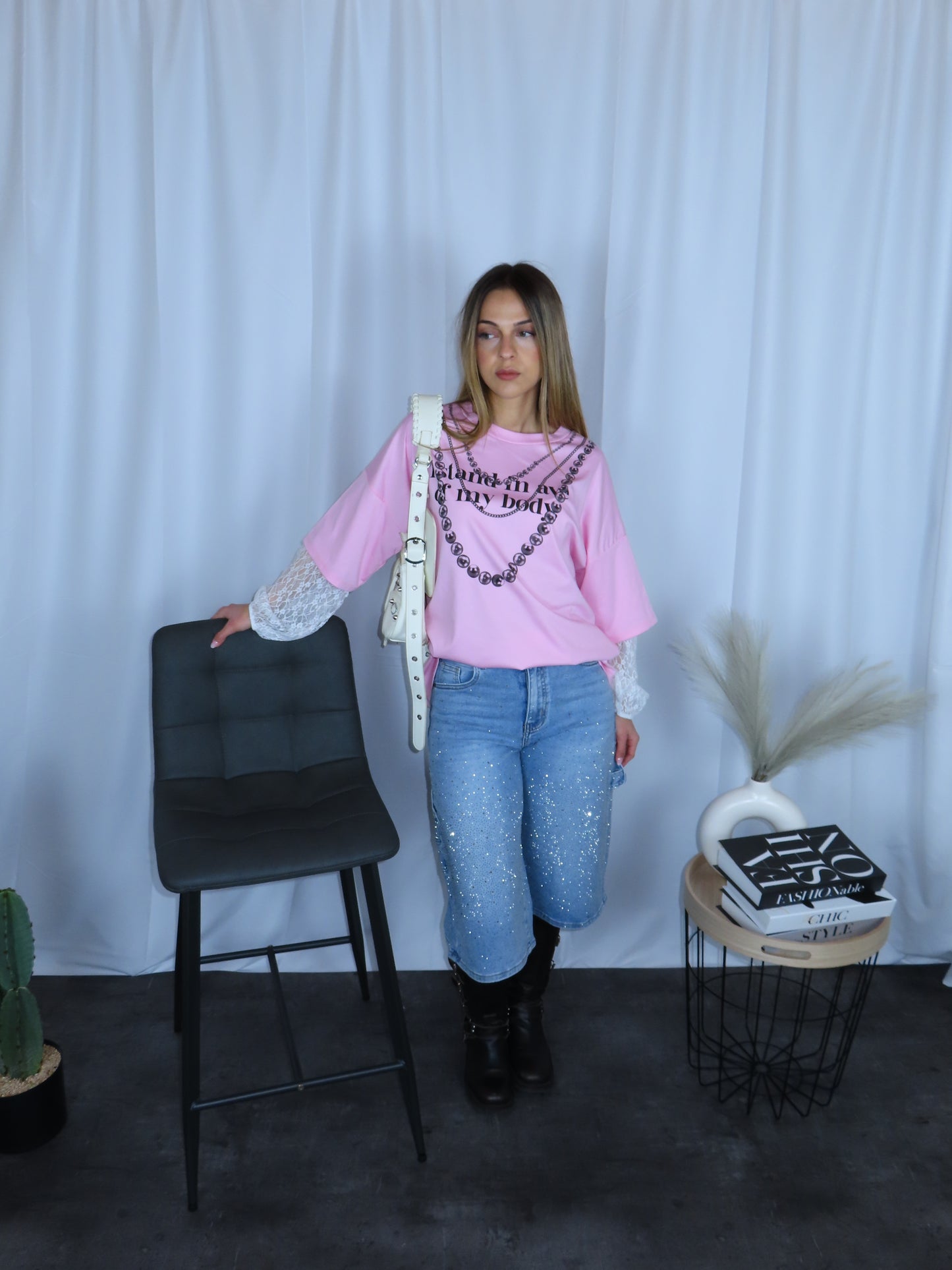 Longsleeve pink donna rosa maniche pizzo vista frontale modella
