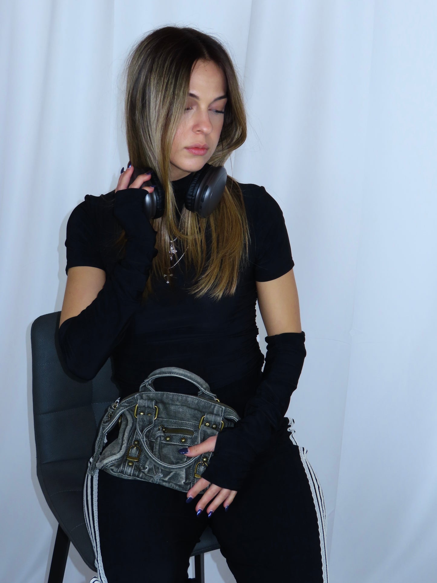 T-shirt urban black donna vista frontale primo piano dettaglio