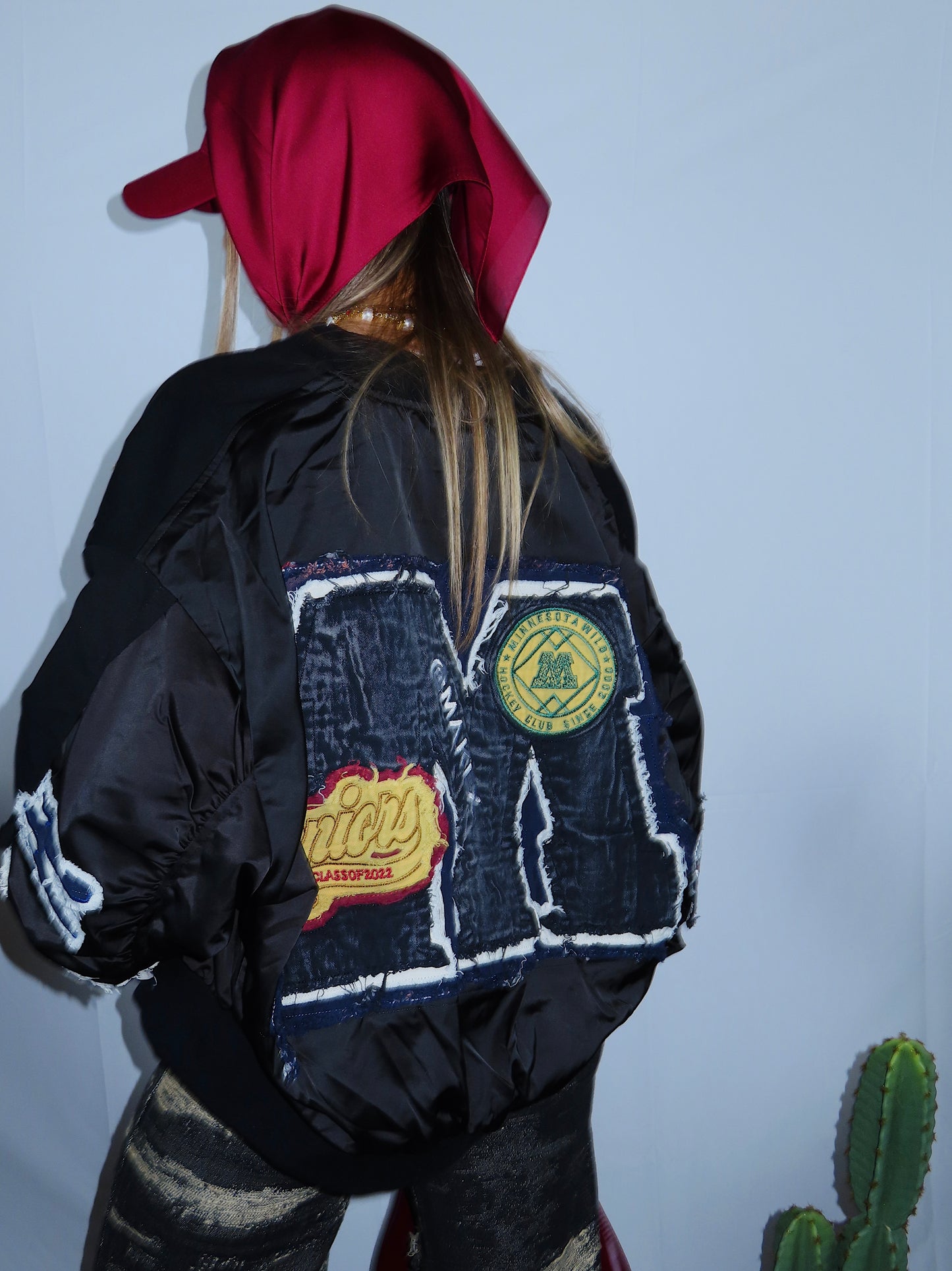 Bomber Minnesota donna vista posteriore dettaglio toppe