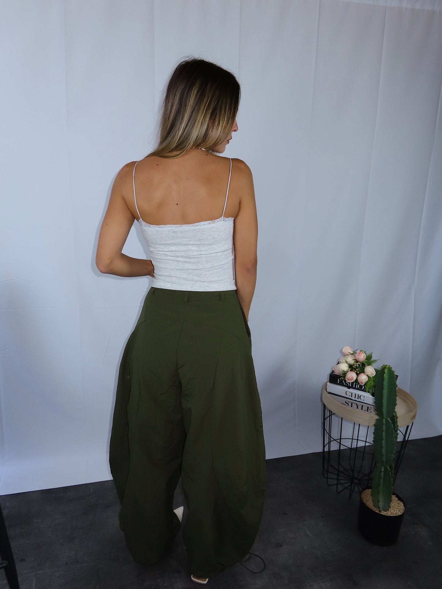 Top mia donna vista posteriore completa
