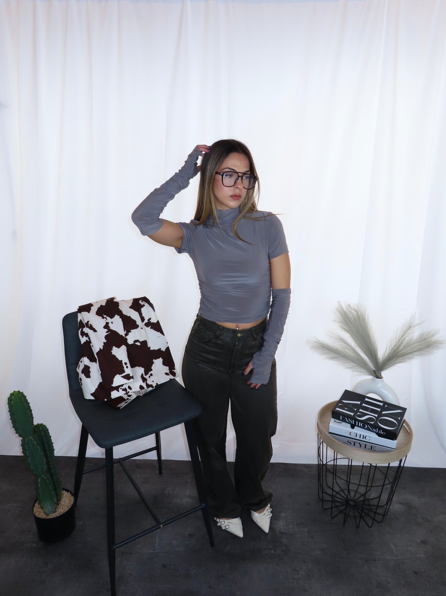 T-shirt urban fango donna vista frontale con manicotti