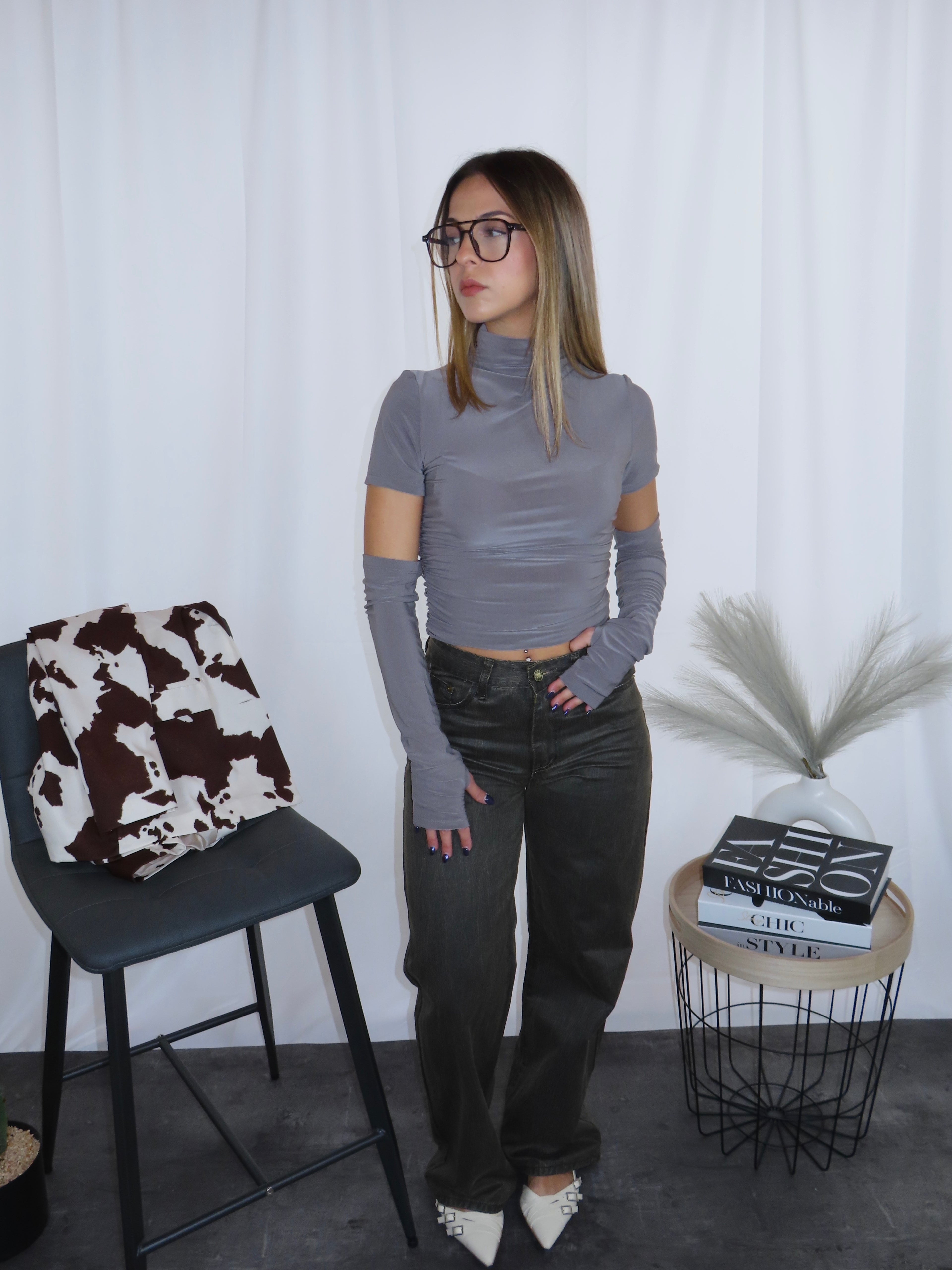 Denim leather effect donna vista frontale modella effetto pelle