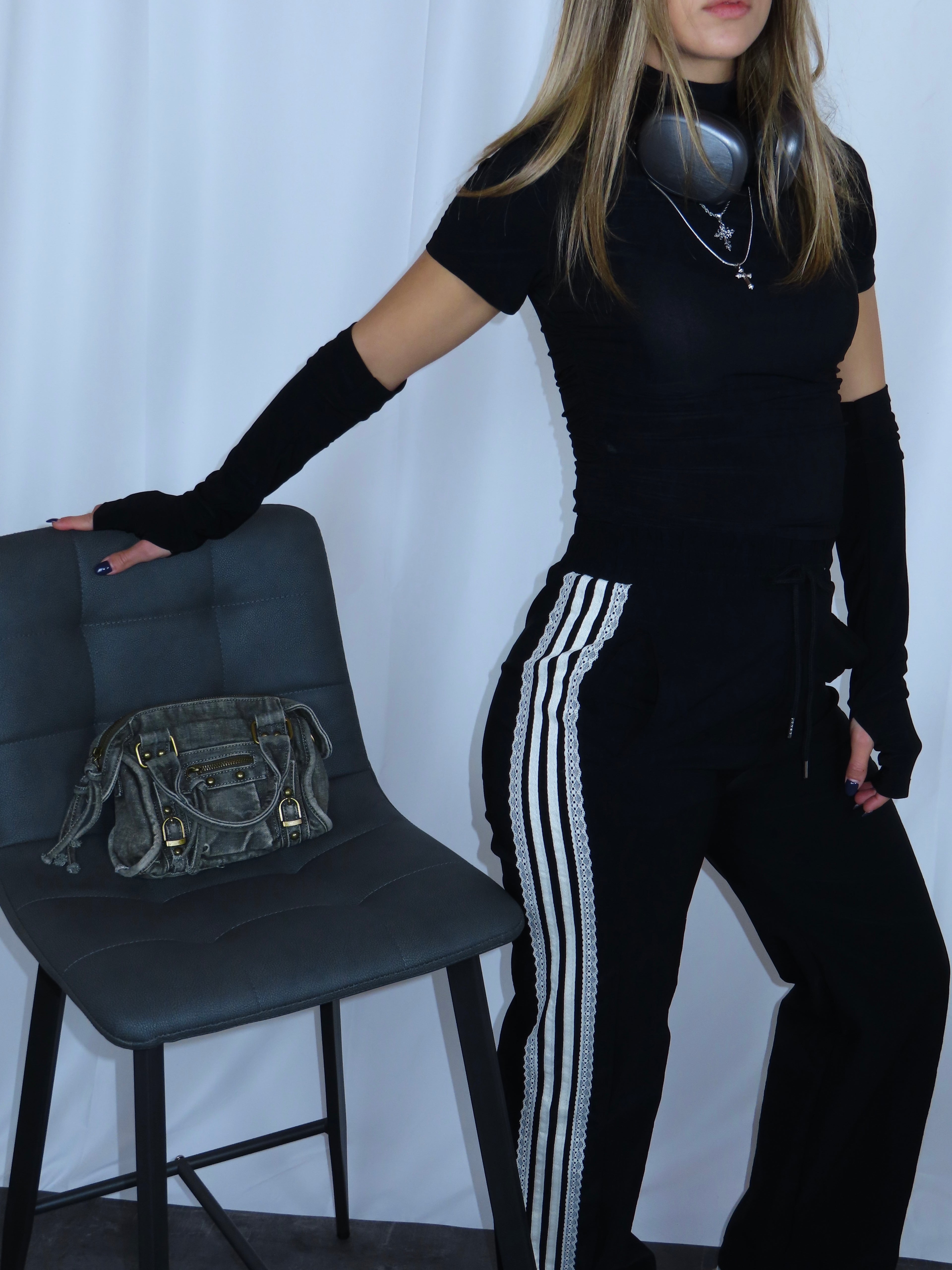 Pantalone side stripes donna vista laterale dettaglio strisce 