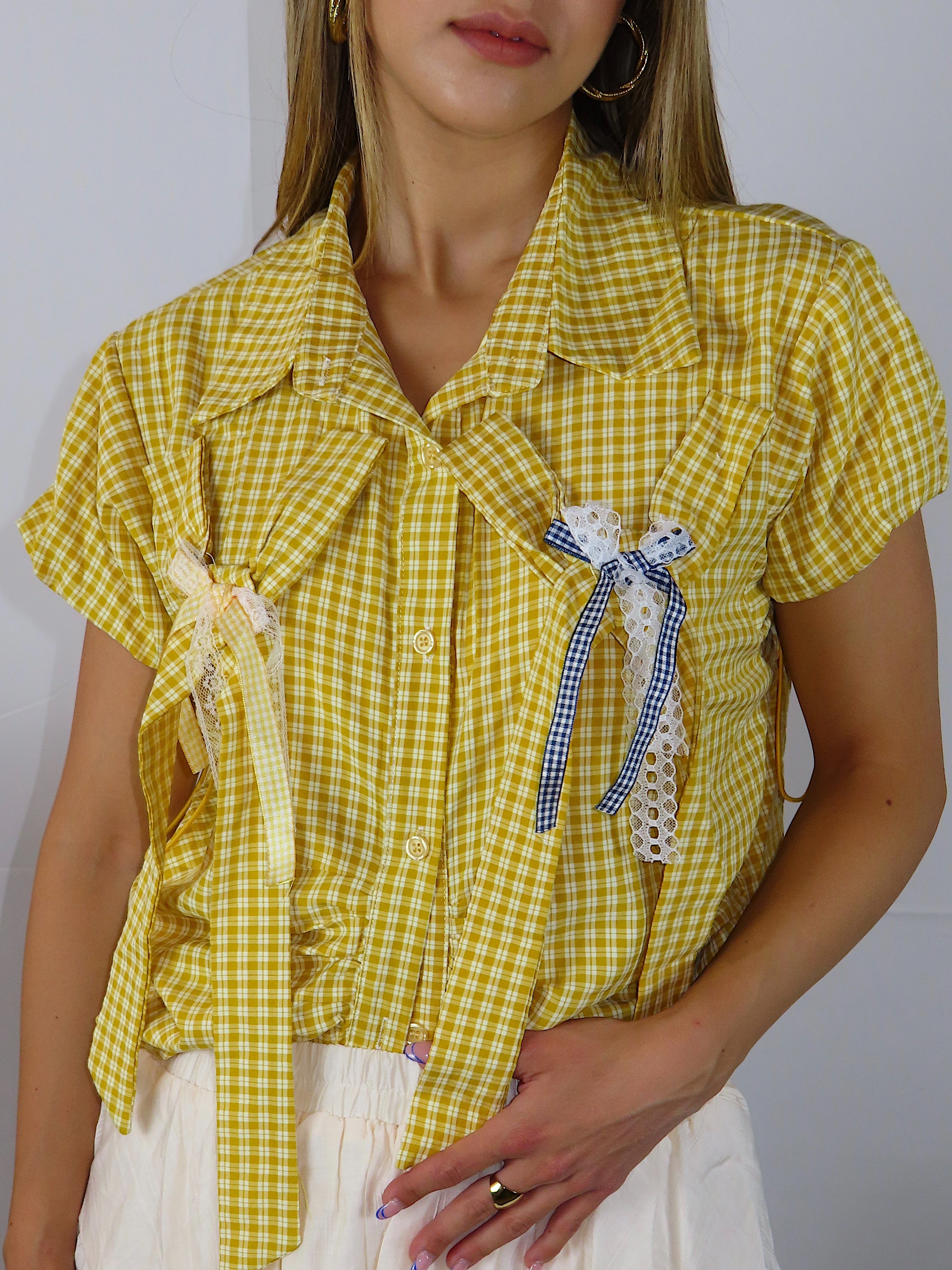 Camicia country donna primo piano dettaglio fantasia 