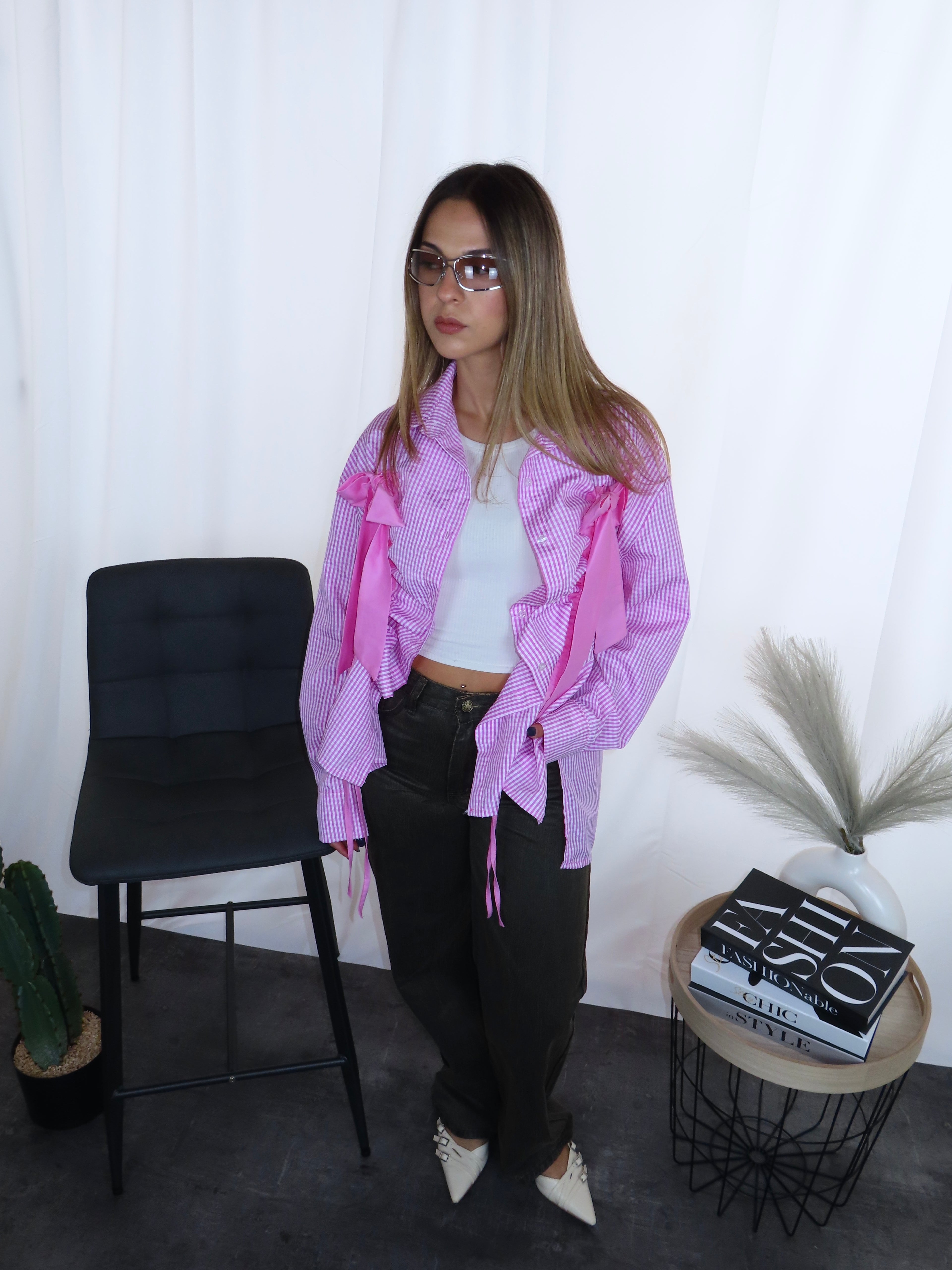 Camicia pink bow donna vista frontale fiocco rosa