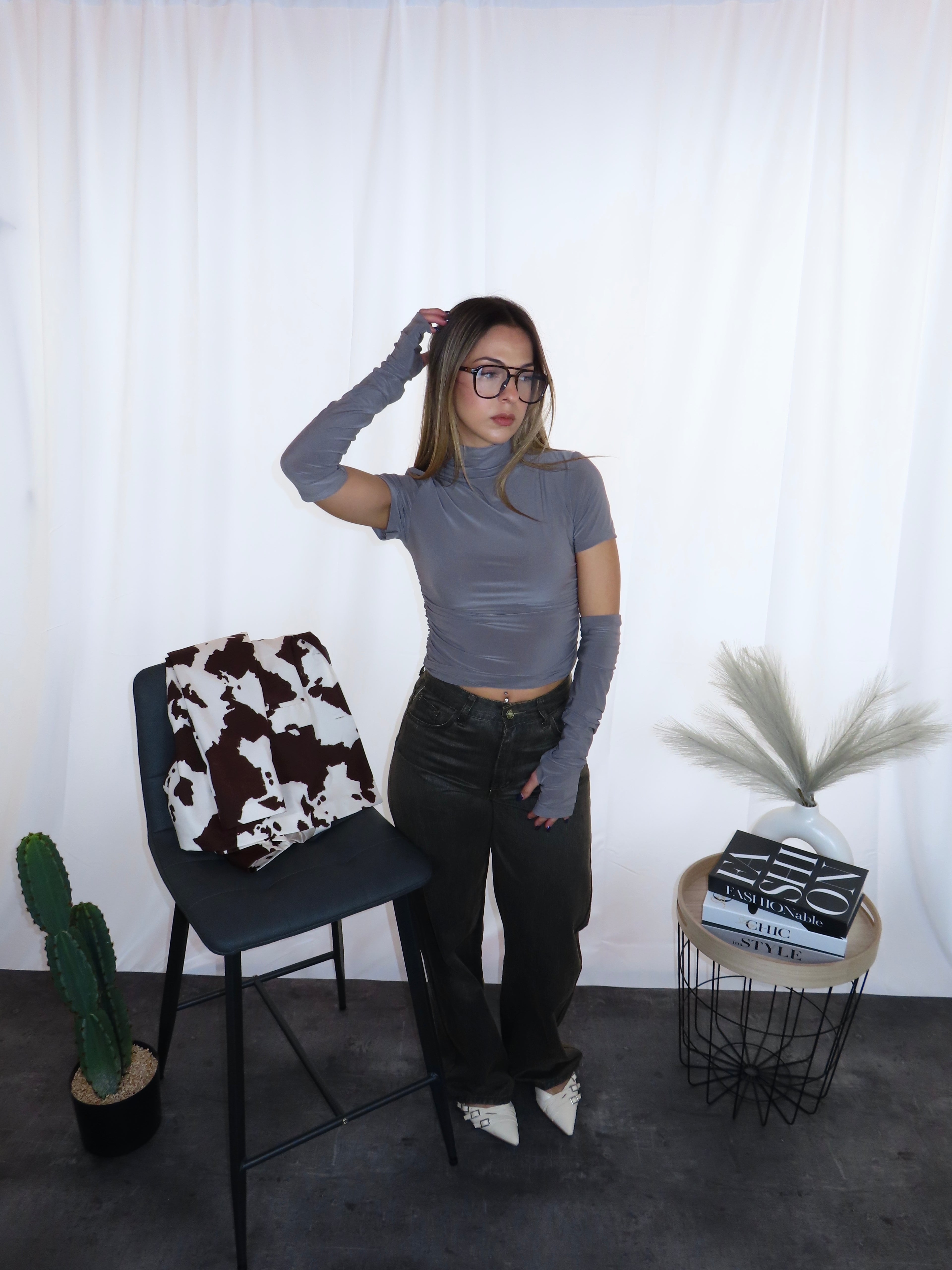 T-shirt urban fango donna vista frontale con manicotti
